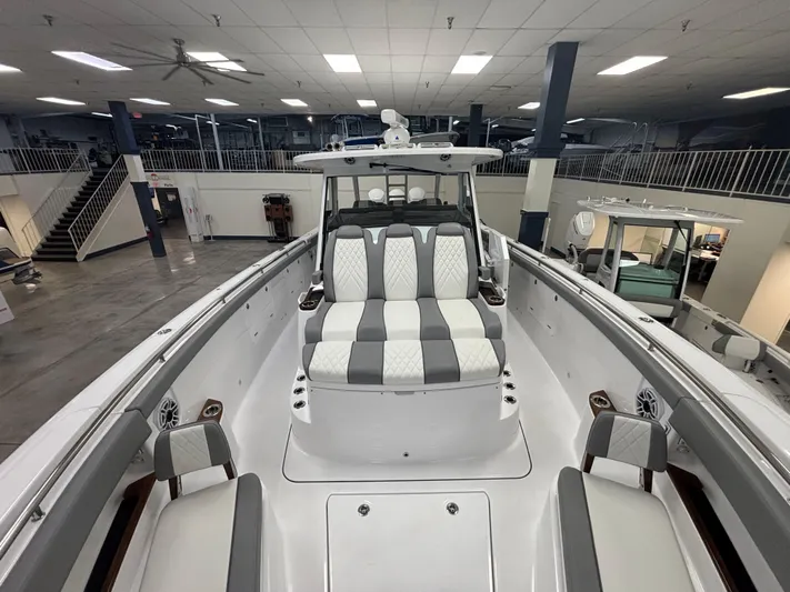  Yacht Photos Pics 2025 Everglades 455 Cc - Image 15