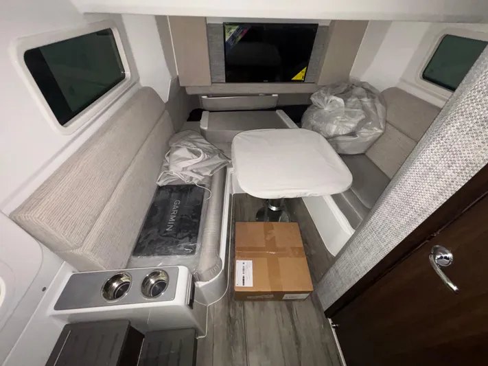  Yacht Photos Pics 2025 Everglades 455 Cc - Image 18