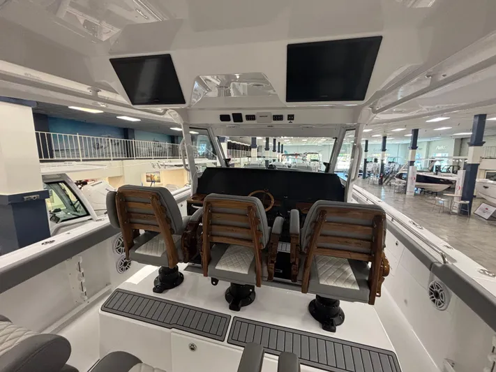  Yacht Photos Pics 2025 Everglades 455 Cc - Image 13