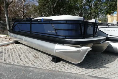 Godfrey Sweetwater 2286 SFL