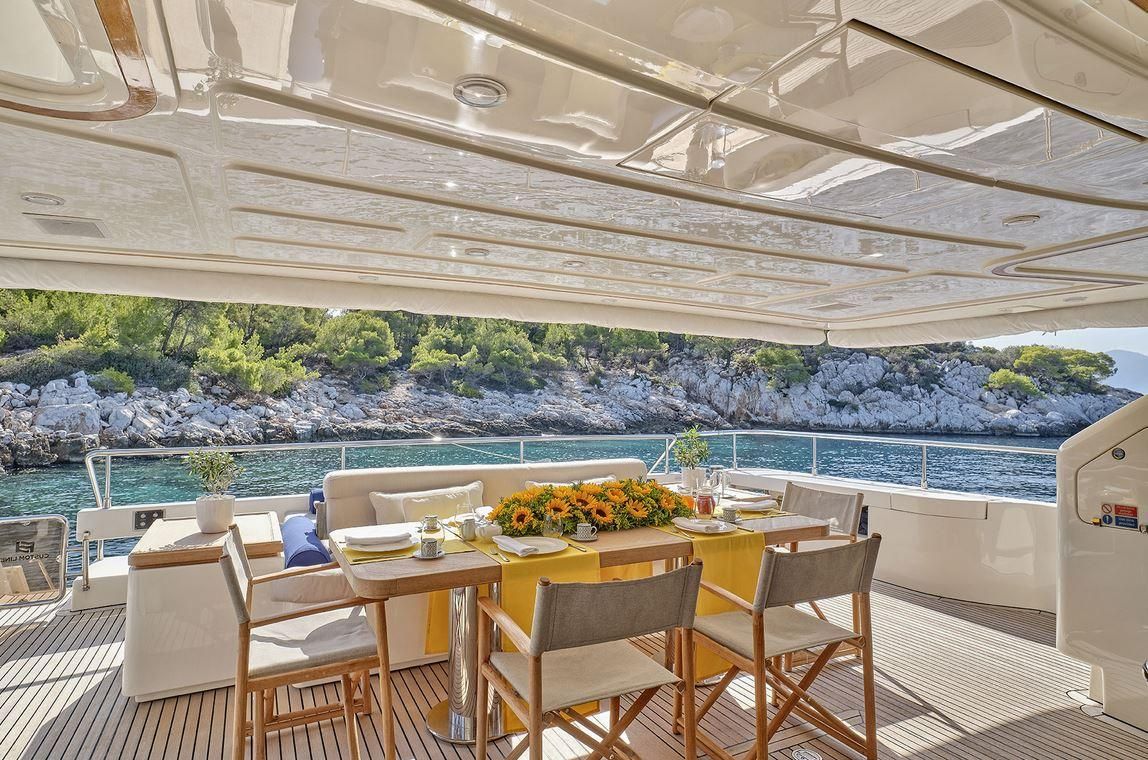 2006 Ferretti Yachts 97 