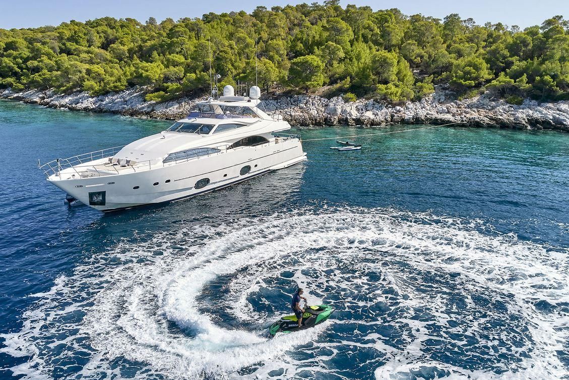 2006 Ferretti Yachts 97 