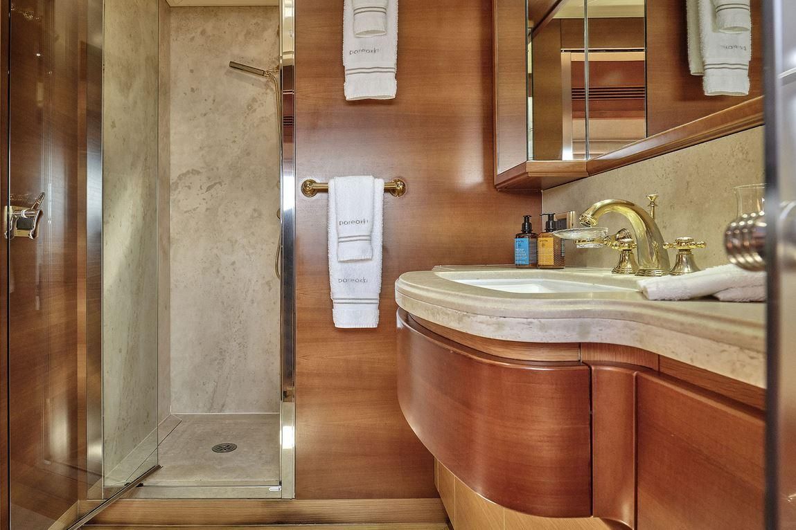 2006 Ferretti Yachts 97 