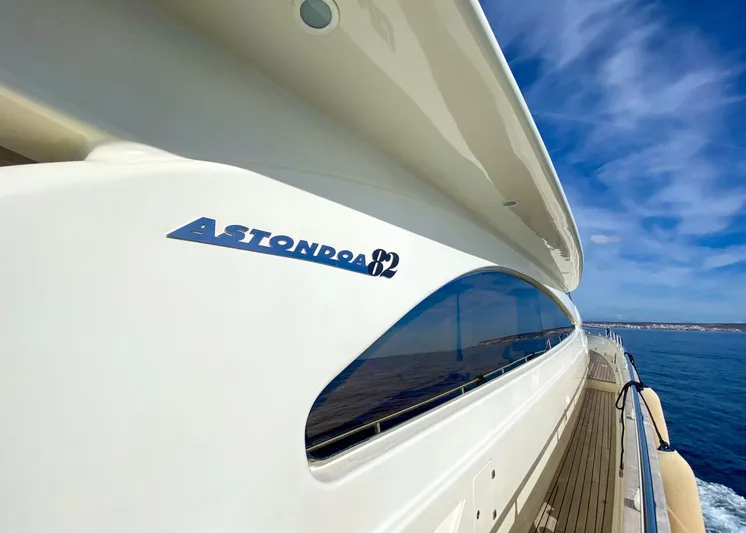  Yacht Photos Pics Astondoa 82 GLX