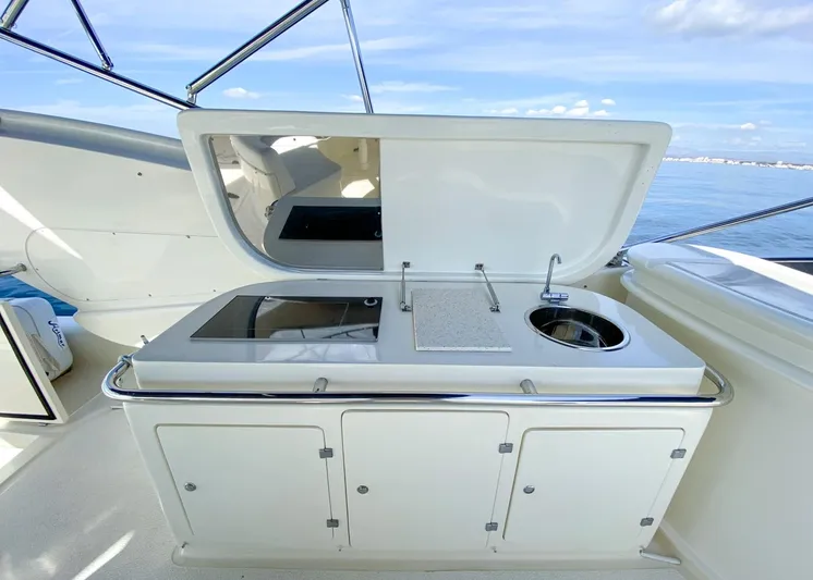  Yacht Photos Pics Astondoa 82 GLX