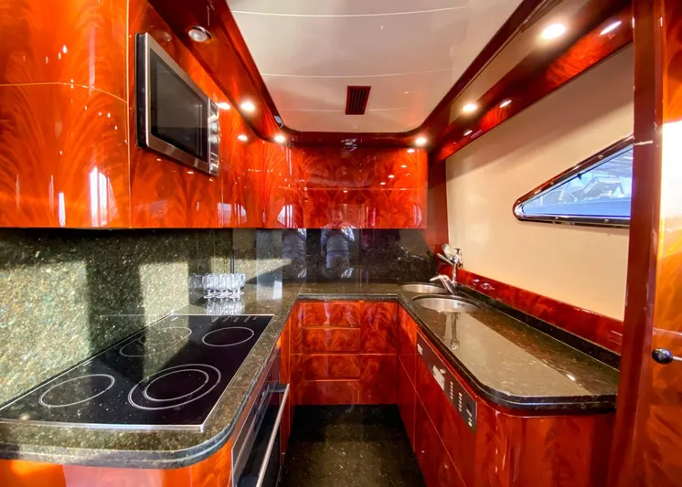  Yacht Photos Pics Astondoa 82 GLX