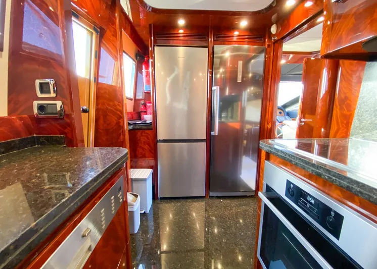  Yacht Photos Pics Astondoa 82 GLX