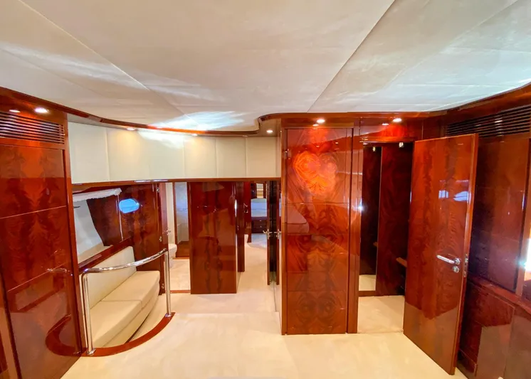  Yacht Photos Pics Astondoa 82 GLX