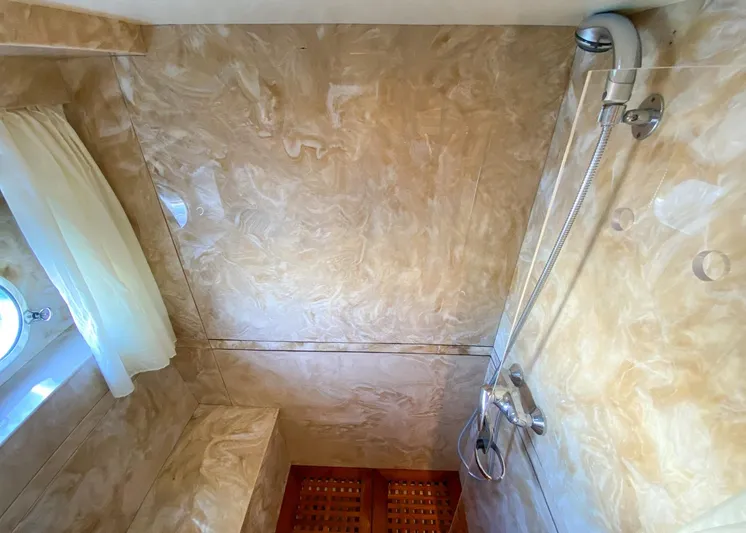  Yacht Photos Pics Astondoa 82 GLX