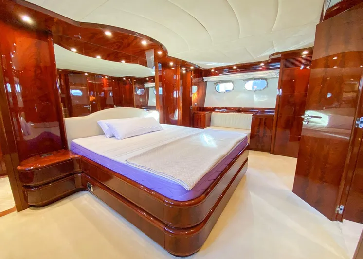  Yacht Photos Pics Astondoa 82 GLX