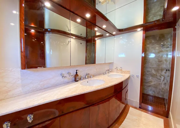  Yacht Photos Pics Astondoa 82 GLX