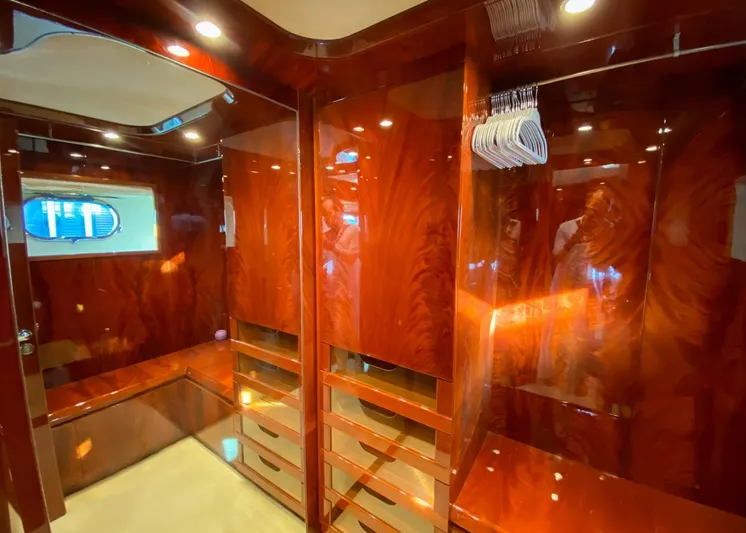  Yacht Photos Pics Astondoa 82 GLX