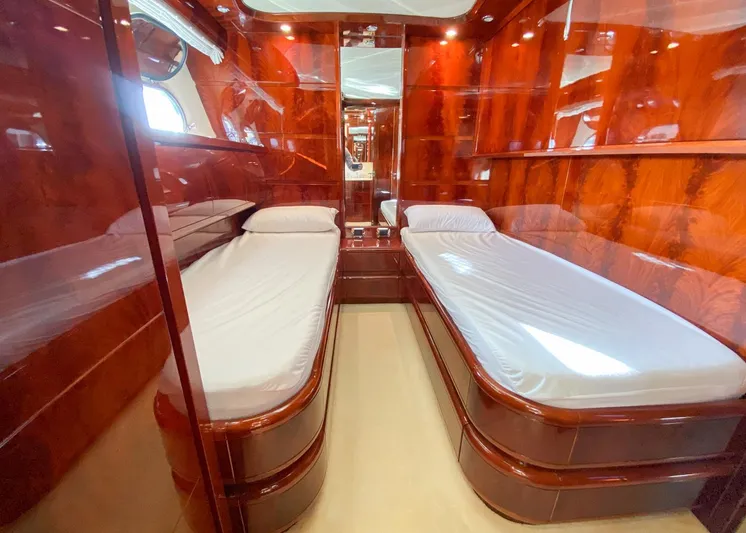  Yacht Photos Pics Astondoa 82 GLX