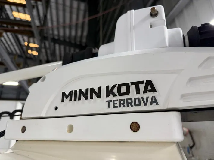  Yacht Photos Pics Minn Kota Terrova motor on 2018 SeaVee 270Z boat, indoor setting.