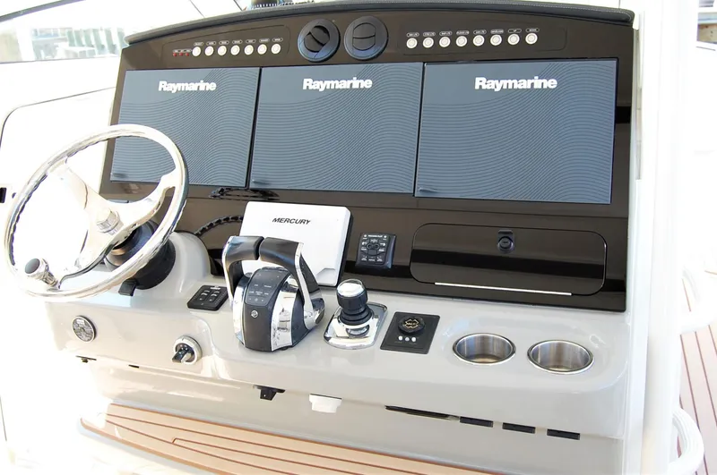  Yacht Photos Pics Helm