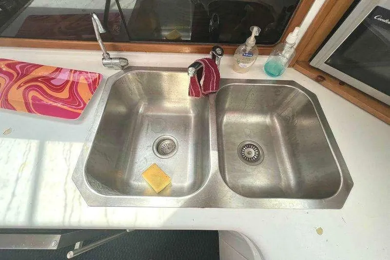 Chasing The Dream Yacht Photos Pics 