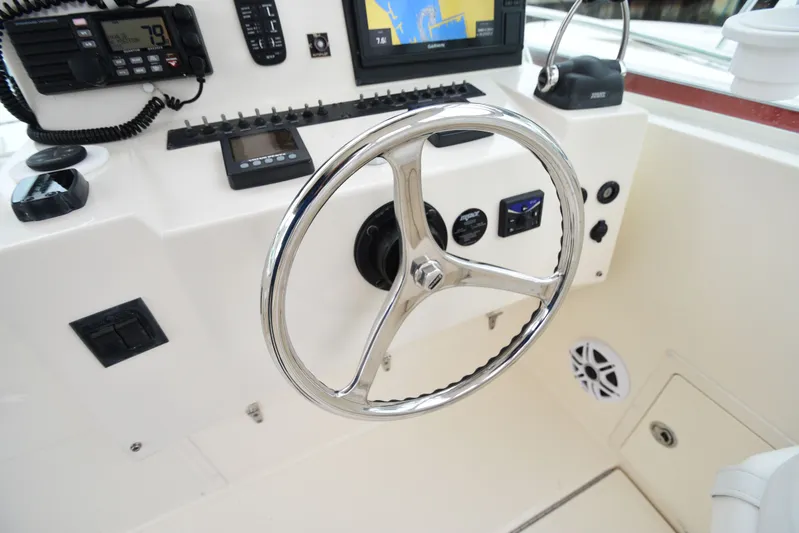 Fin Hunter Yacht Photos Pics 