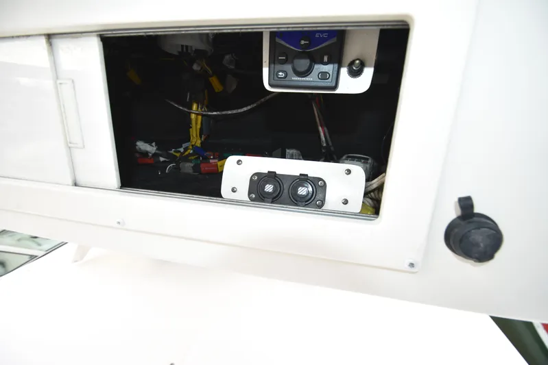 Fin Hunter Yacht Photos Pics 