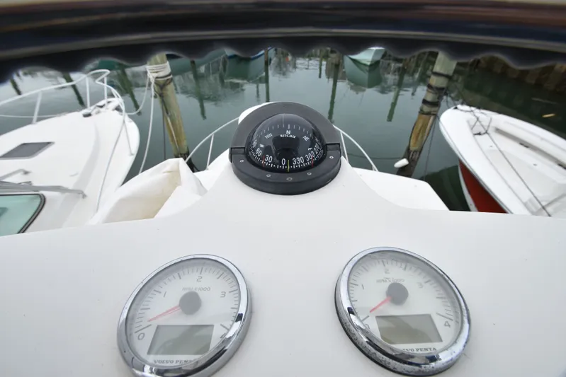 Fin Hunter Yacht Photos Pics 