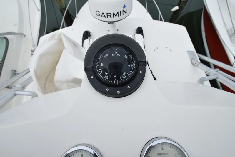 Fin Hunter Yacht Photos Pics 