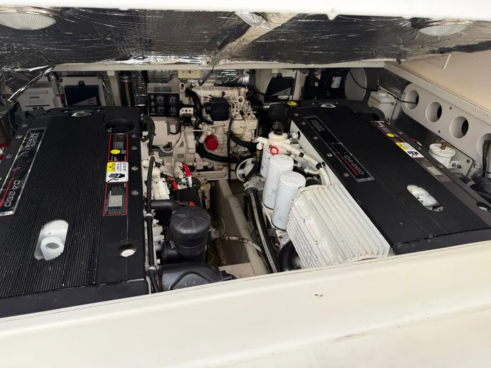 Fin Hunter Yacht Photos Pics 