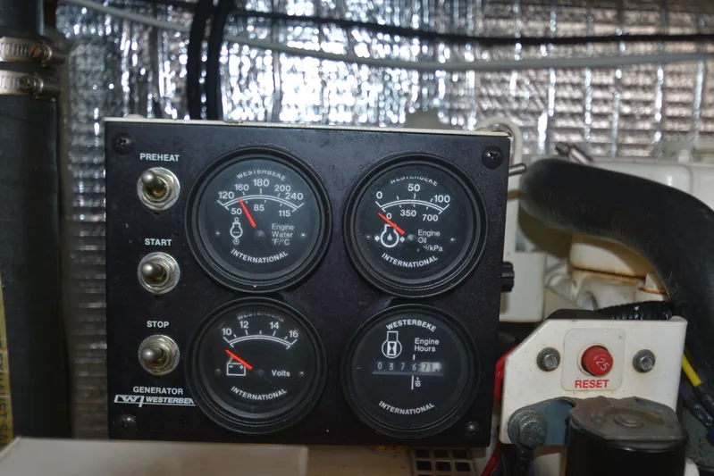 Fin Hunter Yacht Photos Pics 