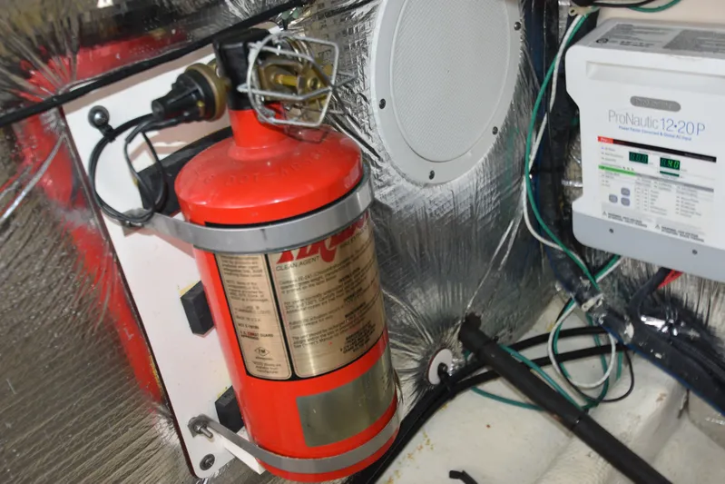 Fin Hunter Yacht Photos Pics 