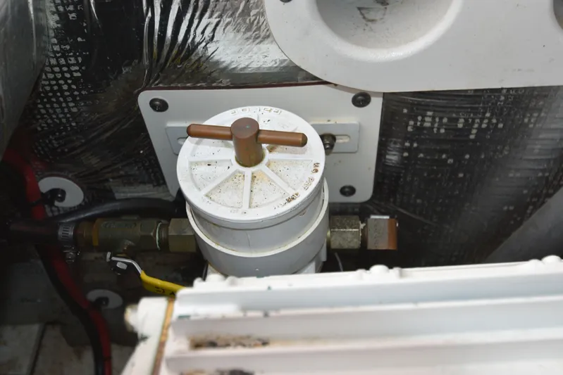 Fin Hunter Yacht Photos Pics 