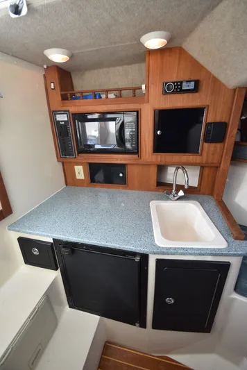 Fin Hunter Yacht Photos Pics 