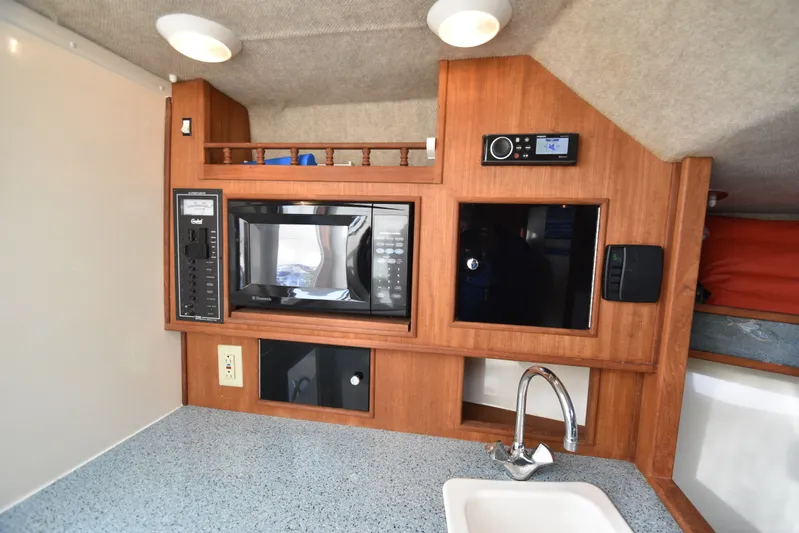 Fin Hunter Yacht Photos Pics 