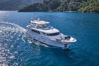 Yacht