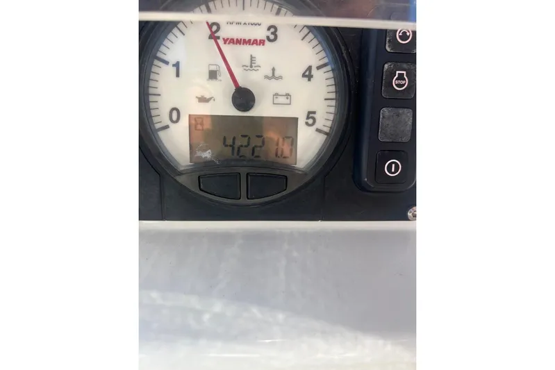 Honu Yacht Photos Pics Yanmar engine gauge displaying 422.1 hours on a 2015 Lagoon 450 F catamaran.