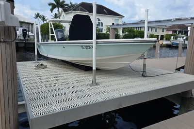 Hewes Redfisher 16