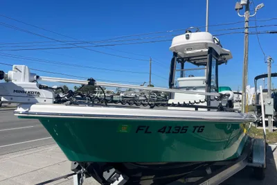Everglades 243 CC