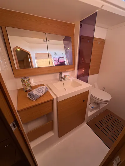 560 Exclusive Yacht Photos Pics 