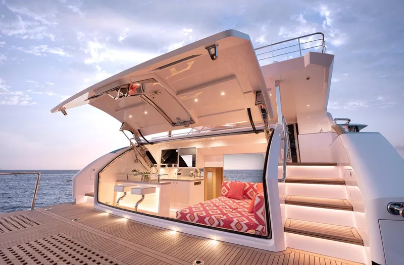 Genesis Yacht Photos Pics 