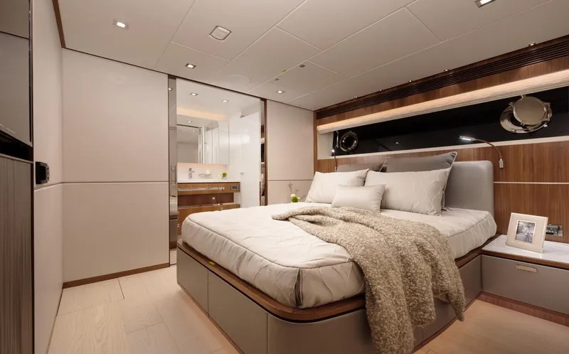 Genesis Yacht Photos Pics 