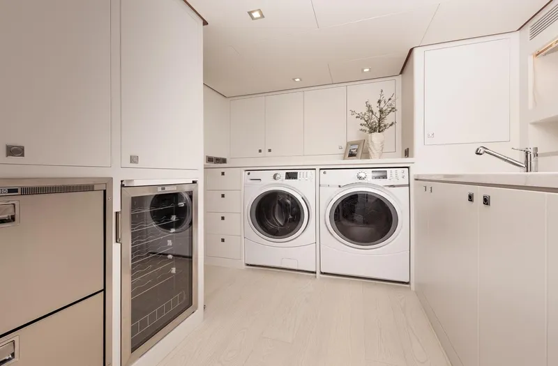 Genesis Yacht Photos Pics 