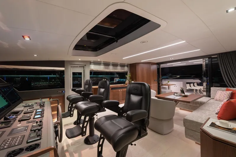 Genesis Yacht Photos Pics 