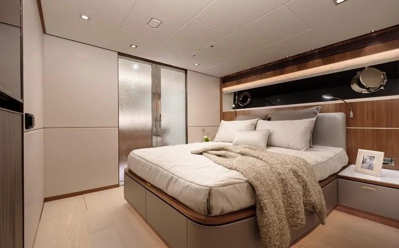 Genesis Yacht Photos Pics 