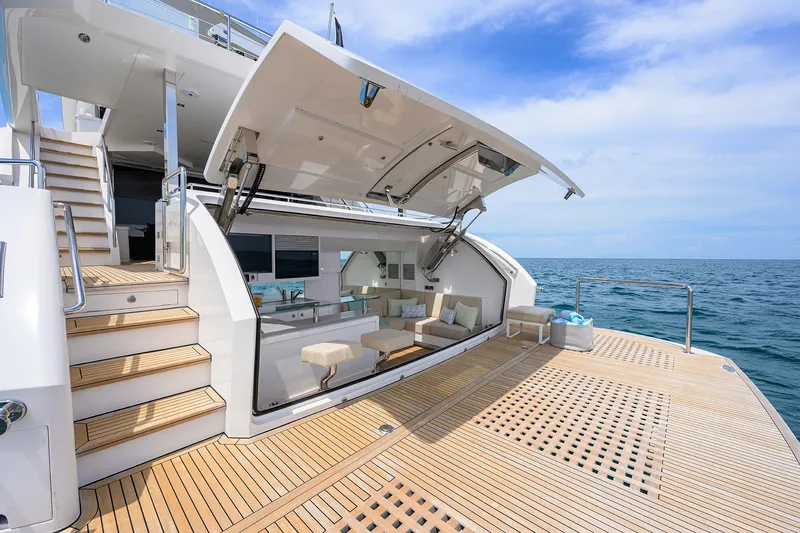Aqua Life Yacht Photos Pics 