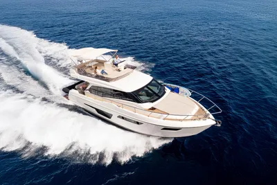 Ferretti Yachts 500