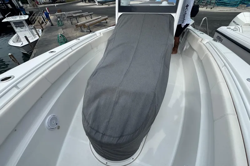  Yacht Photos Pics 2021 Sea Hunt Gamefish 30 Coffin Box with covered storage on deck.