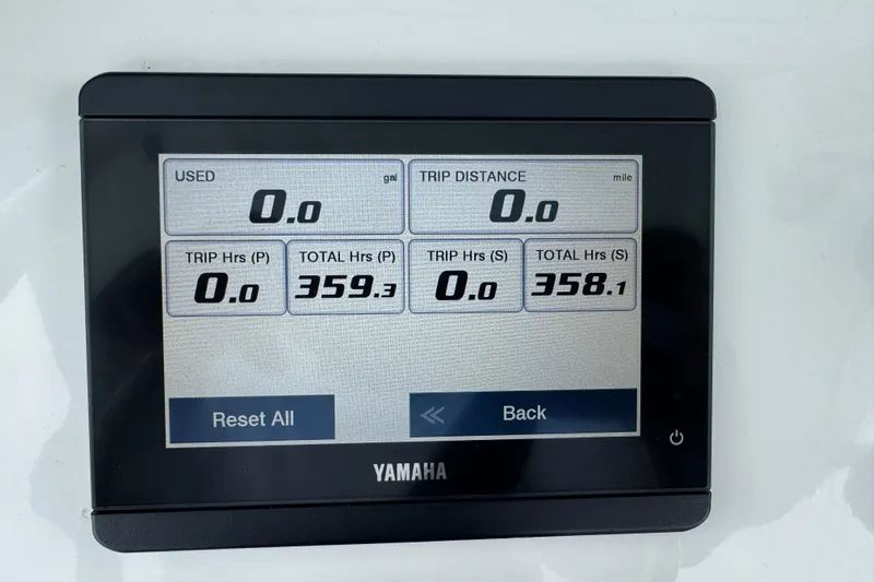  Yacht Photos Pics Yamaha display showing trip data on 2021 Sea Hunt Gamefish 30 Coffin Box boat.