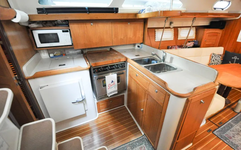 Legacy Yacht Photos Pics Catalina 387 - Legacy