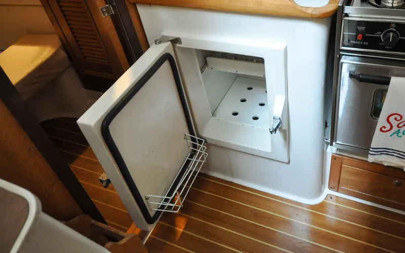 Legacy Yacht Photos Pics Catalina 387 - Legacy