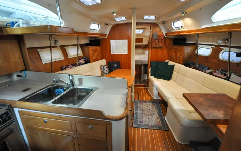 Legacy Yacht Photos Pics 