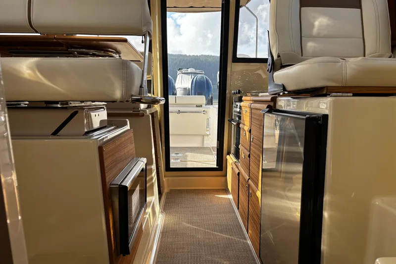  Yacht Photos Pics Interior of 2026 Ranger Tugs R-27 boat.