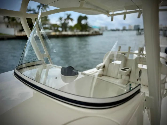 Amity Yacht Photos Pics 