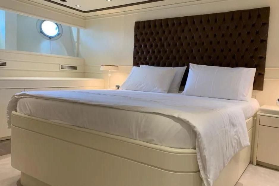 2002 Benetti Sail Division 103 